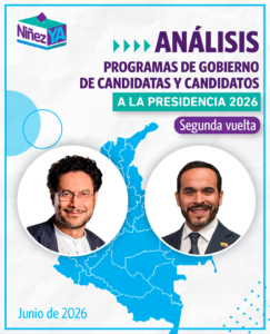 Iván Cepeda y Abelardo de la Espriella sobre el mapa de Colombia